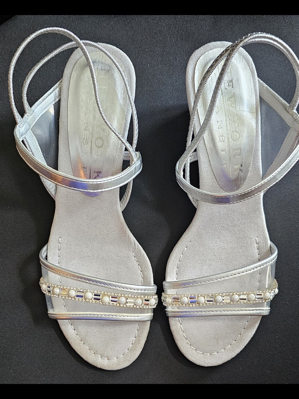 New York Transit Silver dress sandals Sz 8
